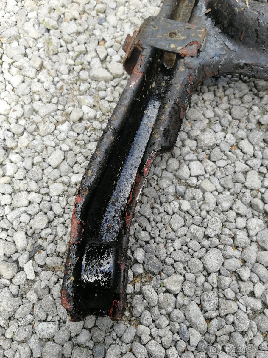 Spodní rameno škoda 1000mb - 7