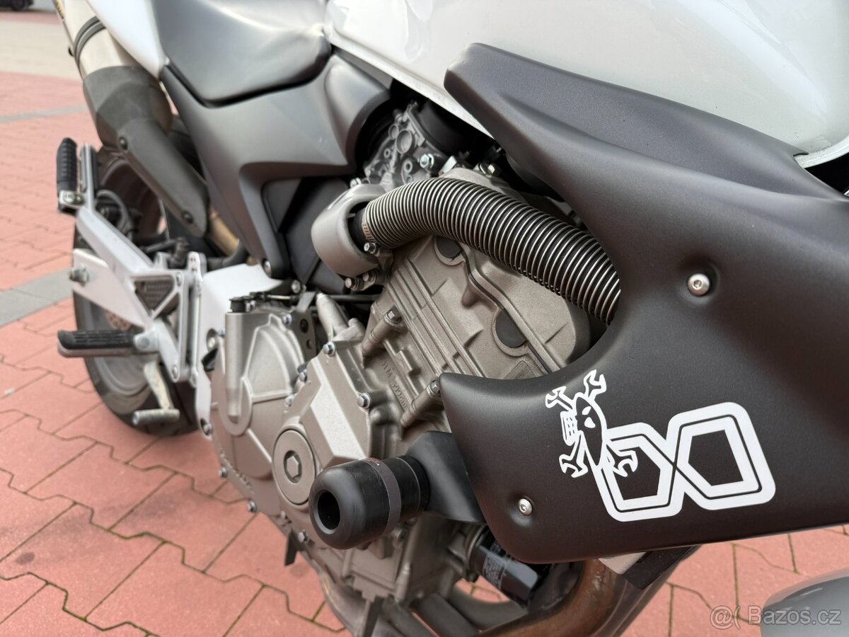 Honda CB 600F Hornet - super stav - 7