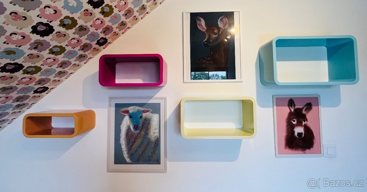 Sada veselých lakovaných polic - 7