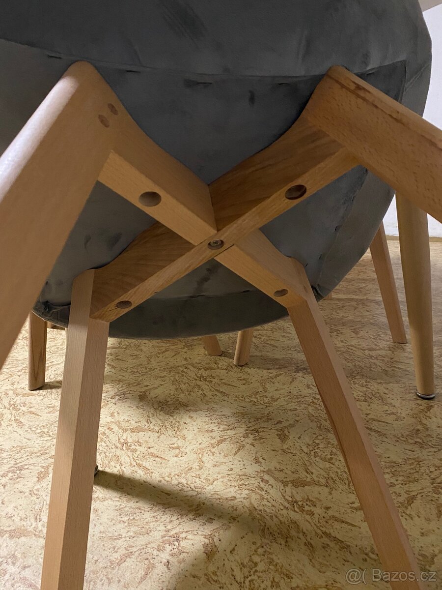 Jídelní stůl + 4 semišové židle - 7