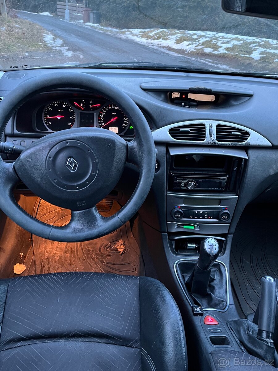 Renault Laguna II 1.8i LPG RV. 2001 - 7