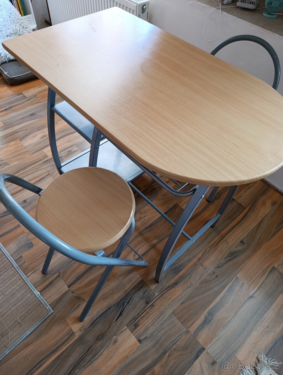 Stůl s 2 židlemi - 7