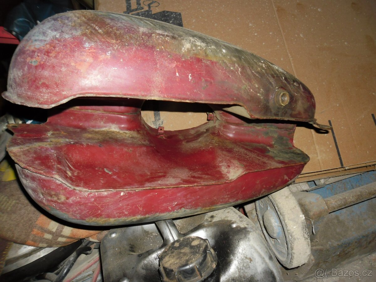Predám nádrž JAWA - 7
