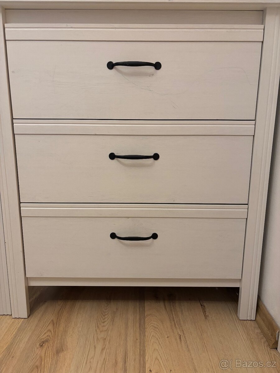 Ložnice/dívčí pokoj v bílé barvě - 7