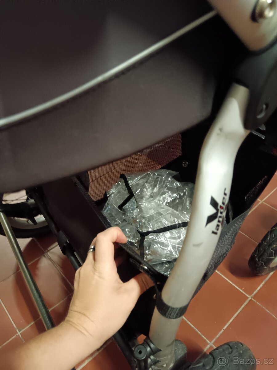 Zachovalý kočárek - 7