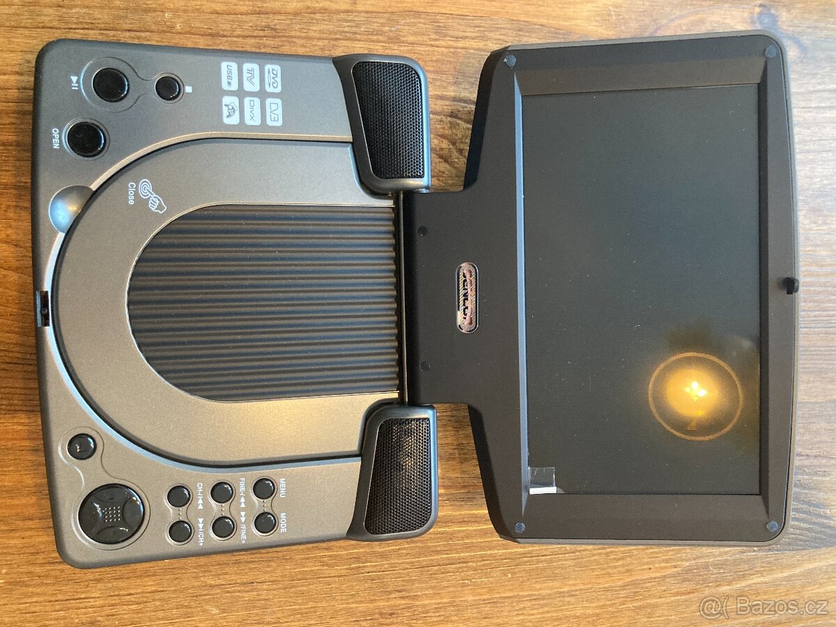 Sencor SPV-7702T 7" DVD+DVB-T+Analog TV přehrávač - 7