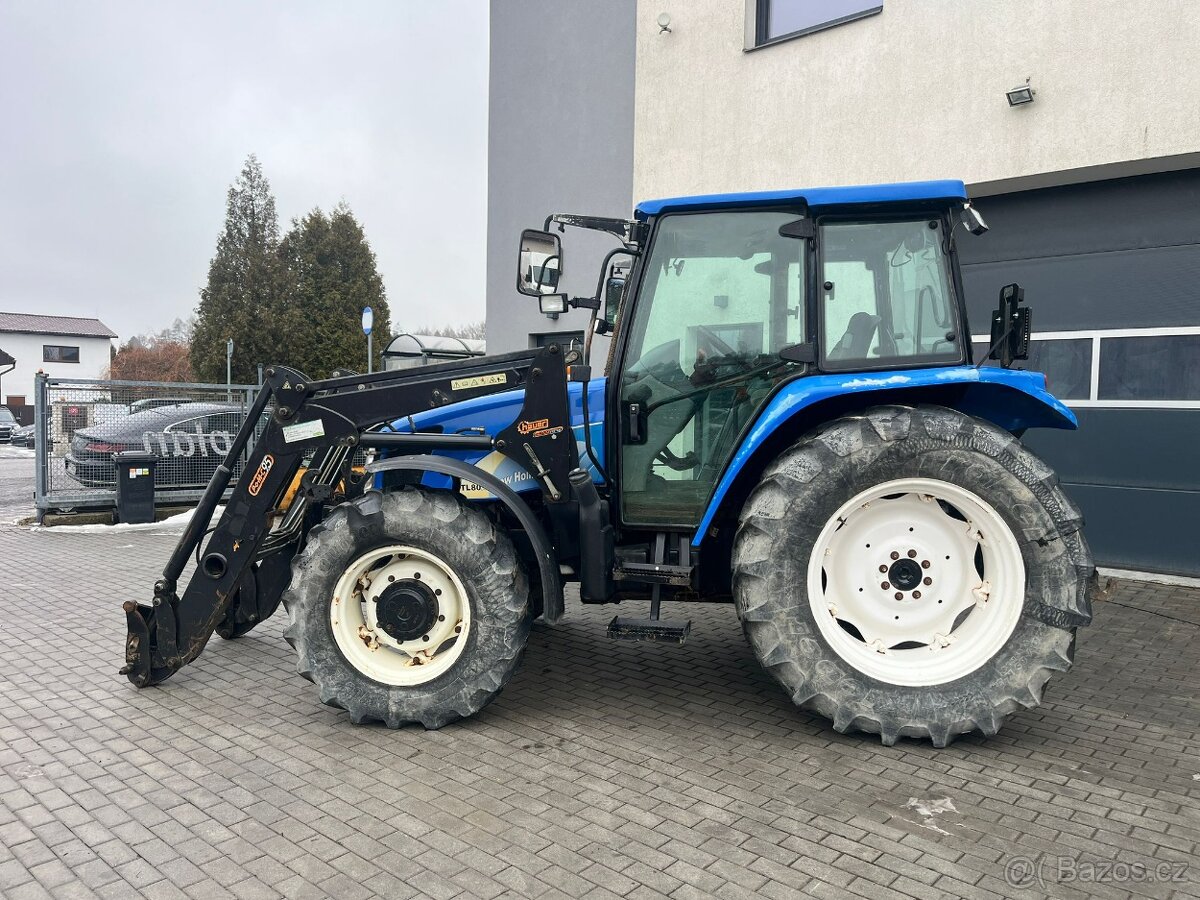 Traktor NEW HOLLAND TL 8O A - 7
