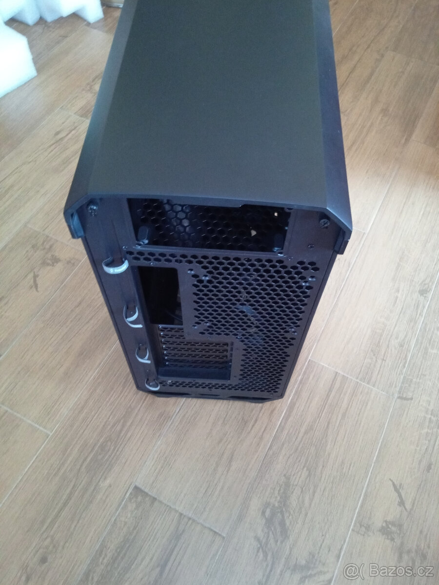 Fractal Design Torrent Black Solid/Big Tower/Černá - 7