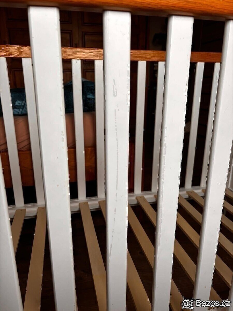 Masivní postýlka - 7