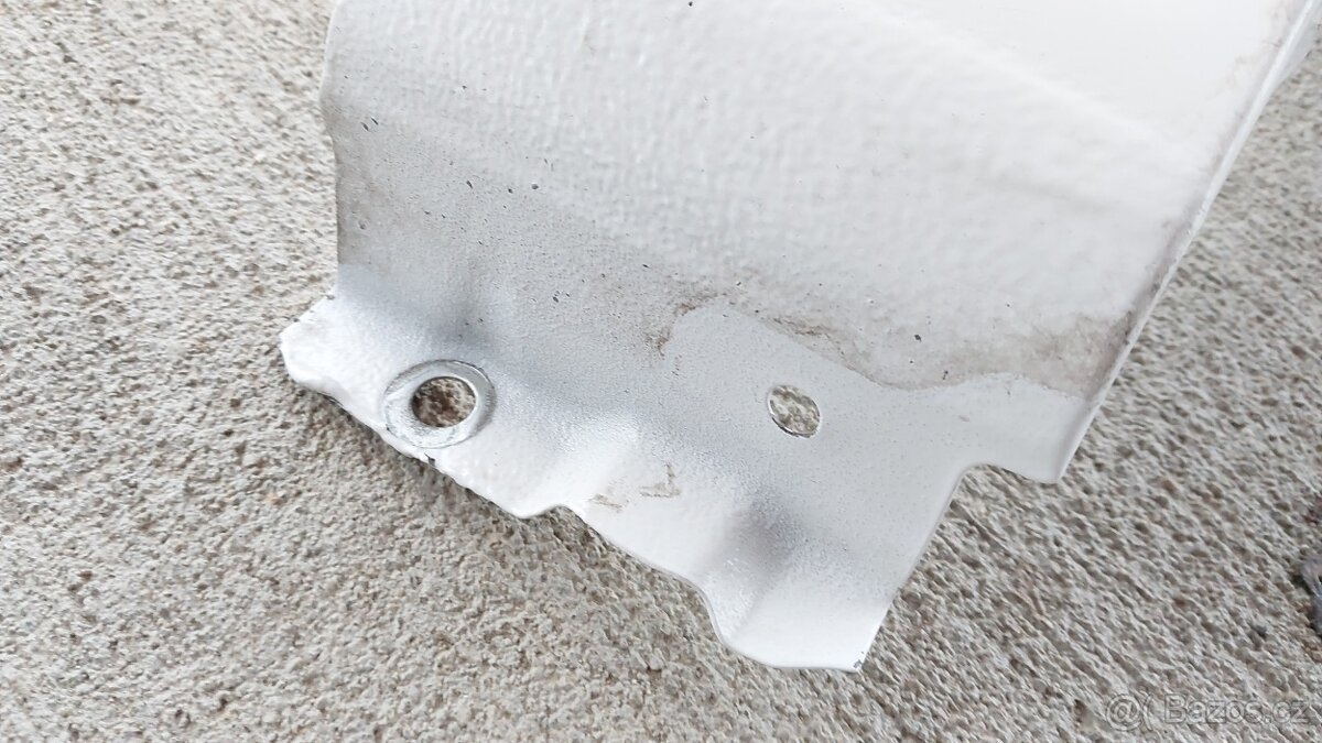 Nissan NV200 : Blatníky přední bílé - 7