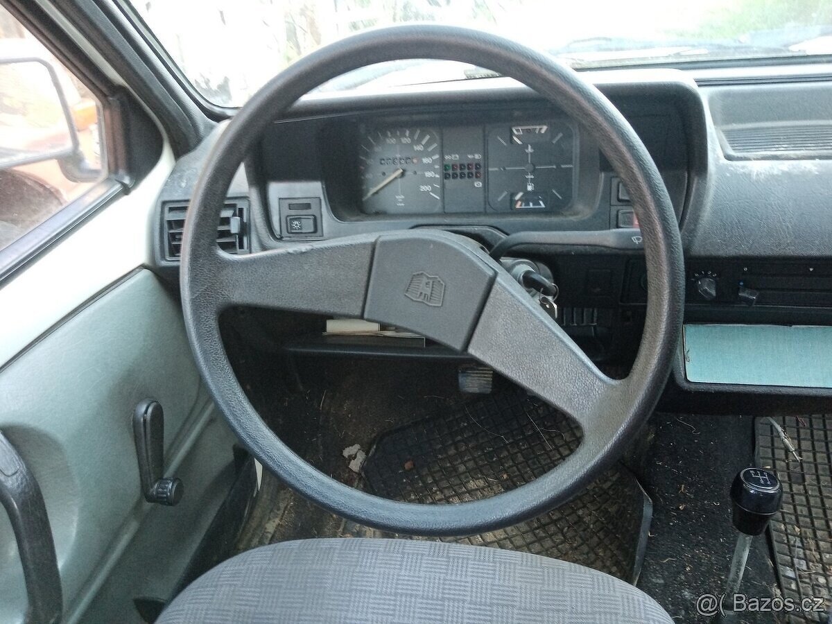 VOLKSWAGEN POLO FOX 1,1 1980 - 7