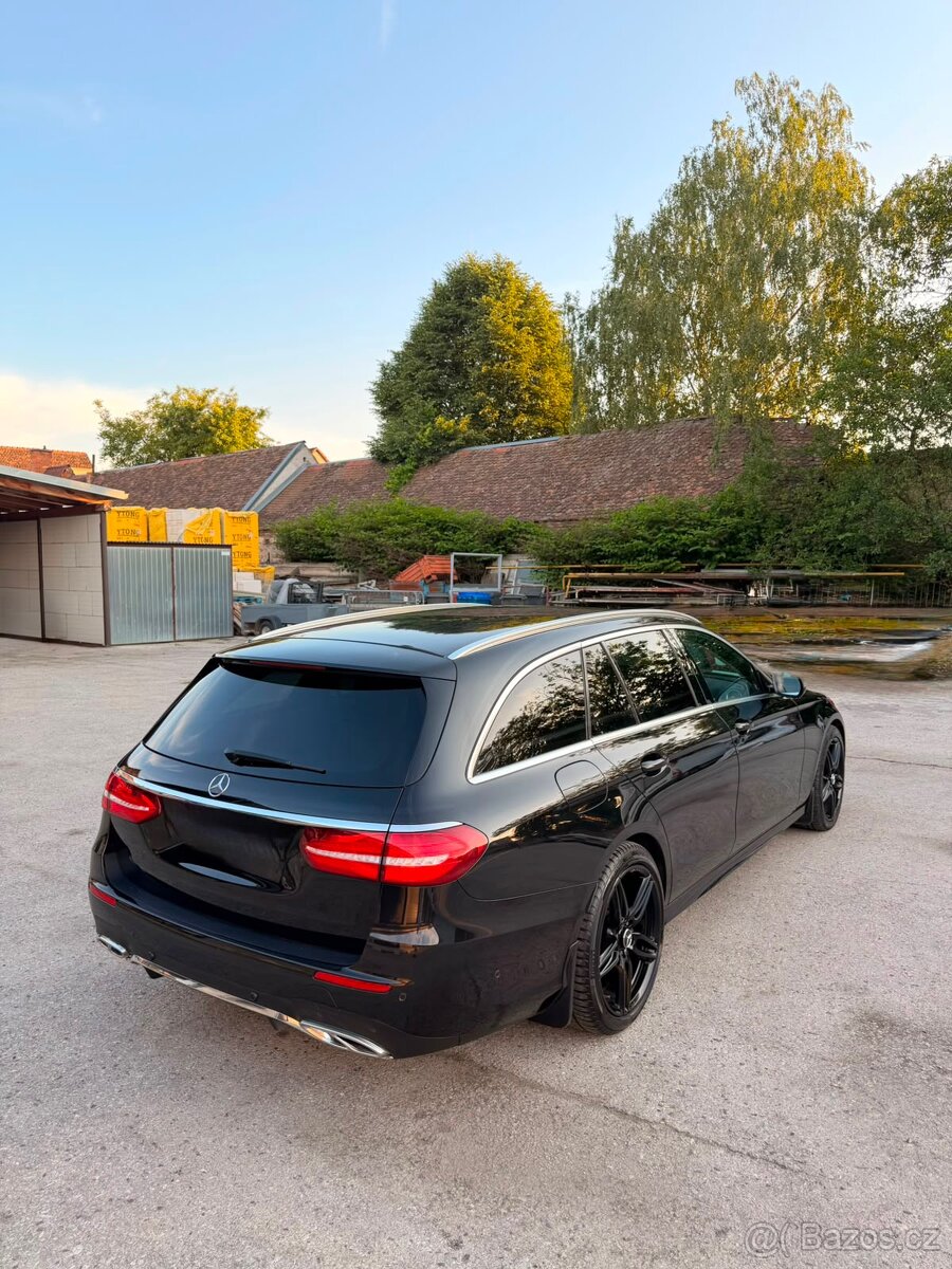 Mercedes Benz E220 AMG 143kw - 7