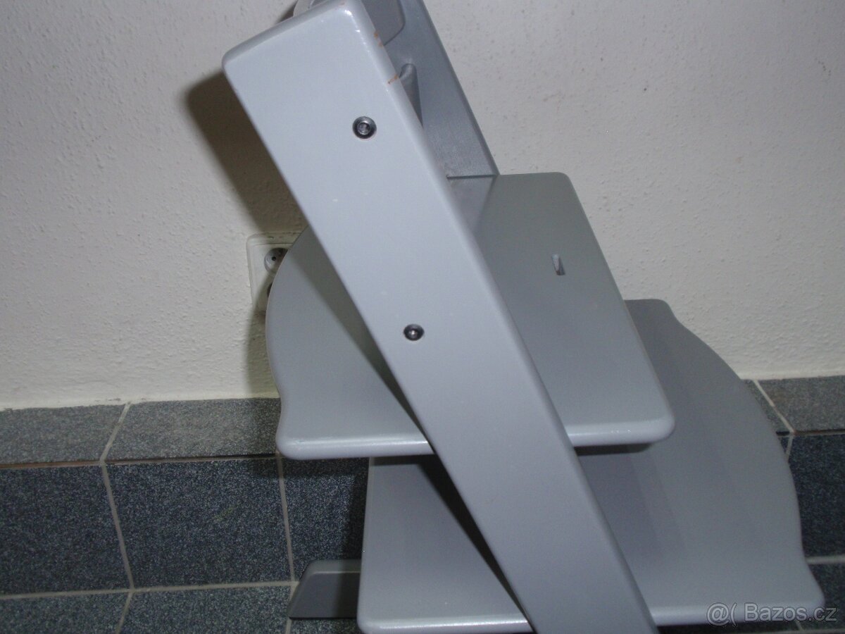 TOP MASIVNÍ DŘEVĚNÁ ROSTOUCÍ ŽIDLE STOKKE TRIPP TRAPP ŠEDÁ - 7