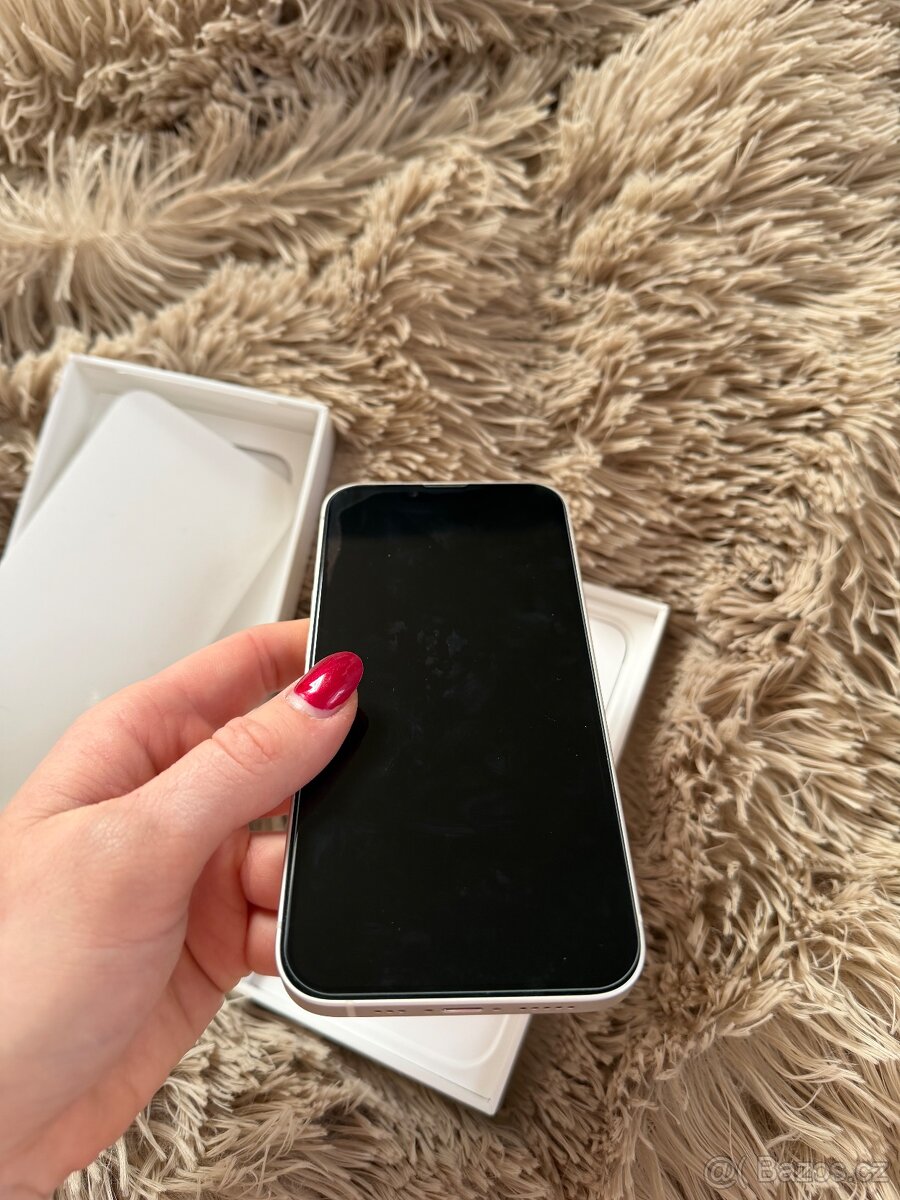 Prodám IPhone 14 - 7