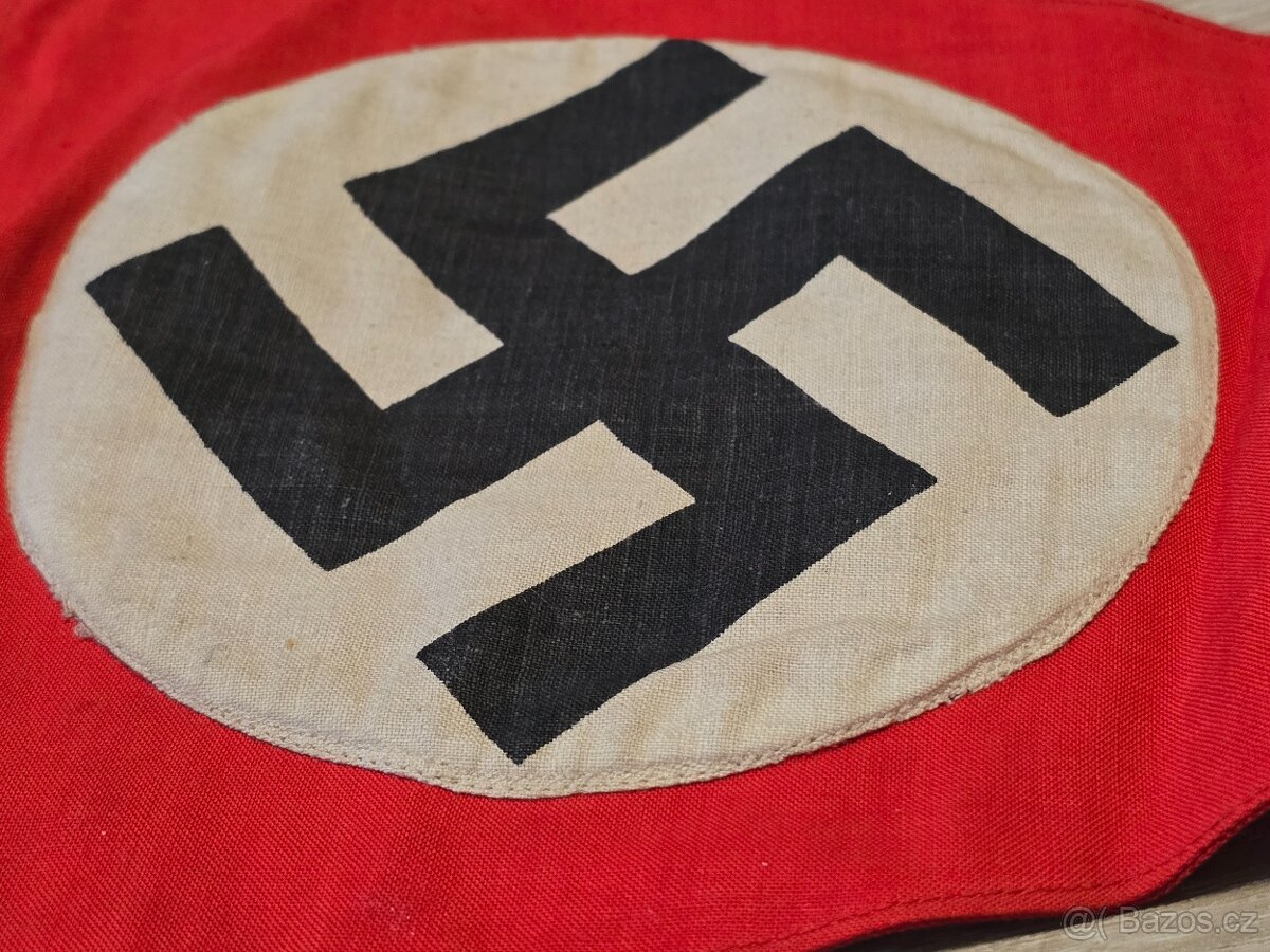 Trojcípá NSDAP vlajka - top stav - 7