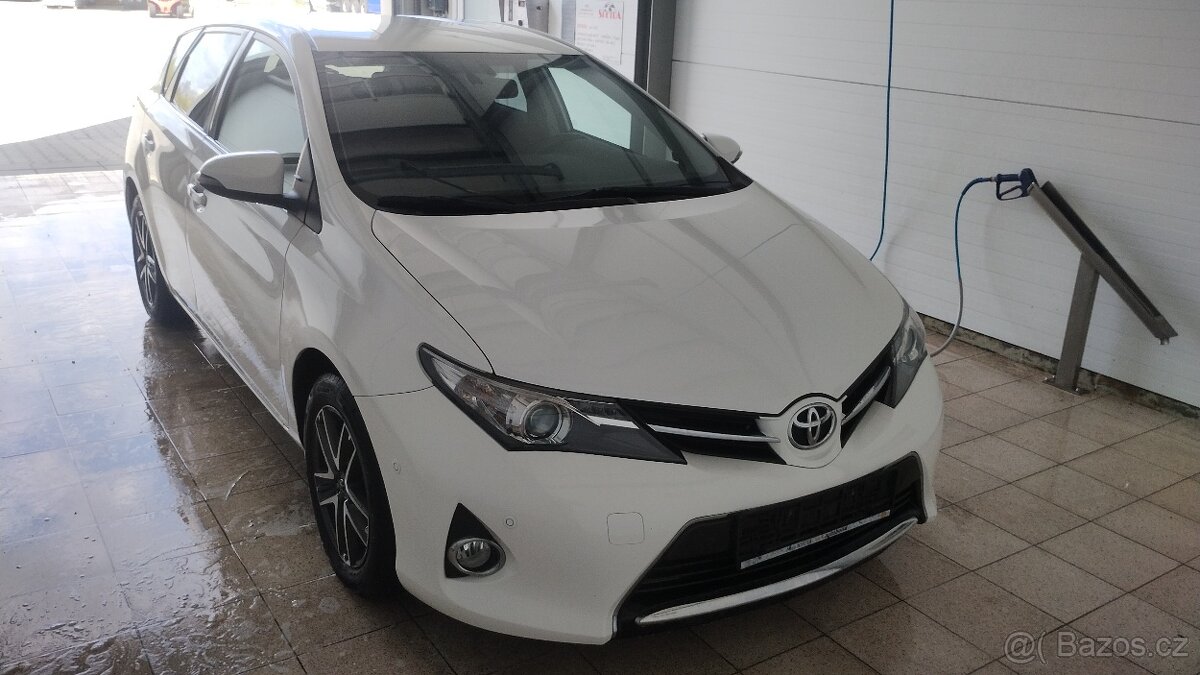 Auris 1.6 - 7