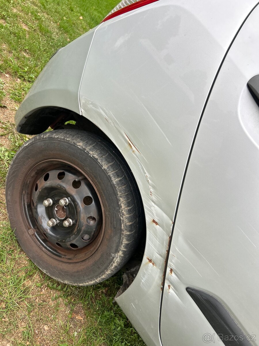 Prodám Hyundai i10 - 7