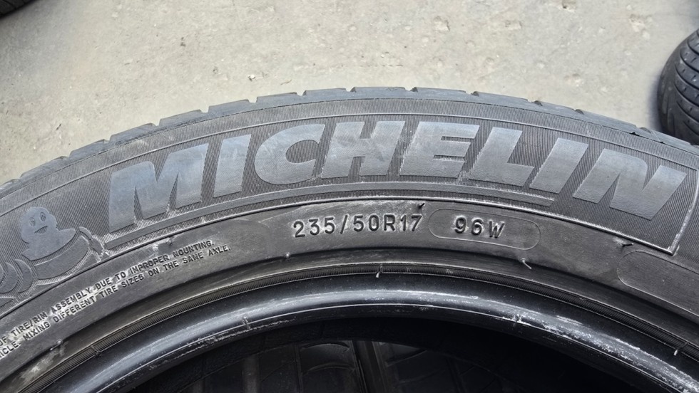 Letní pneu 235/50/17 Michelin - 7