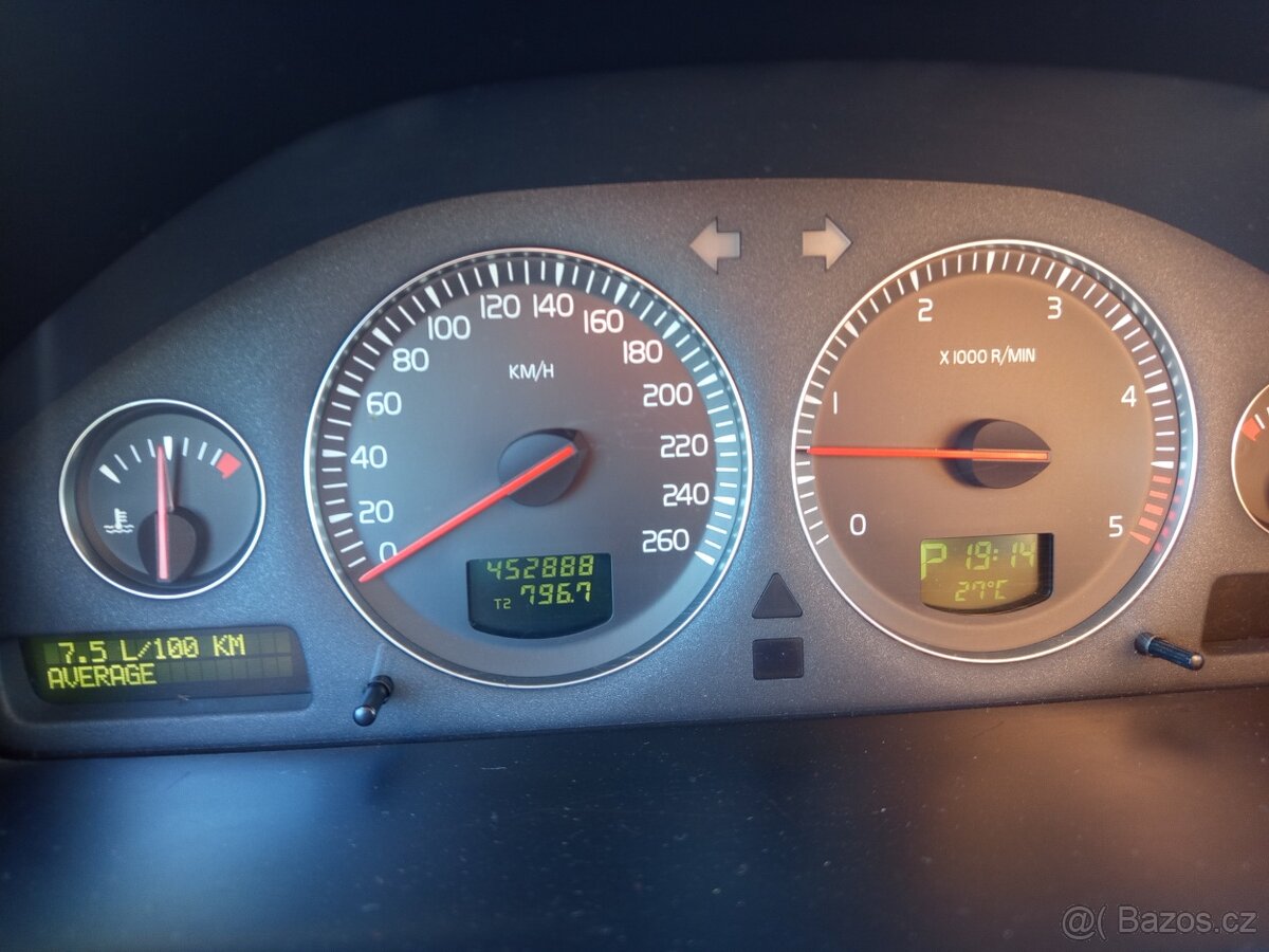 Volvo XC90, D5 120 kW, automat - 7