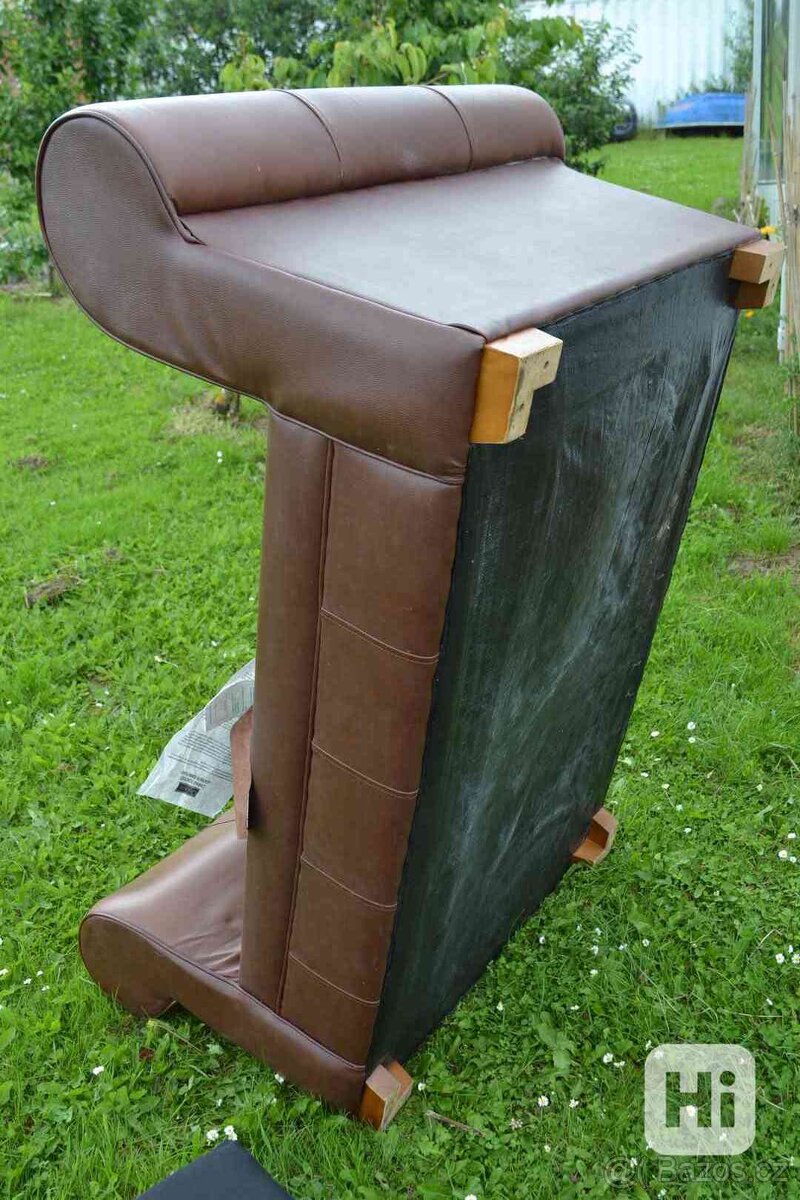 gauc pohovka hneda kozena Anglicka Oakridge 152 x 93 cm max - 7