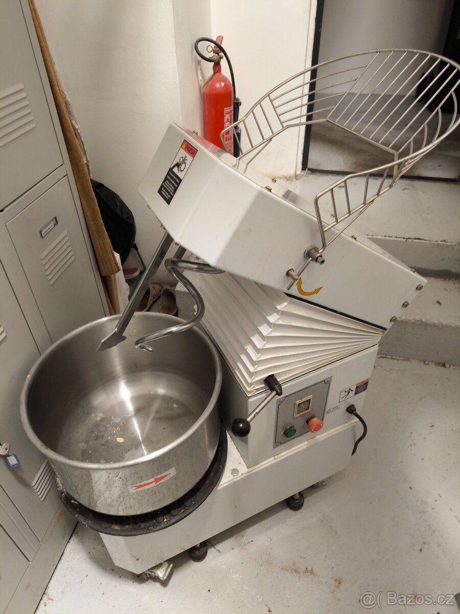 Průmyslový hnětač HTD 30L/230V, 1,5kW, s aretací, váha 140kg - 7