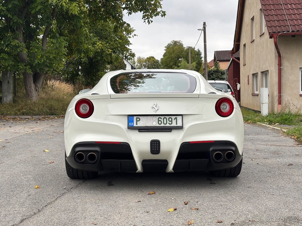 Ferrari F12 Berlinetta - 7