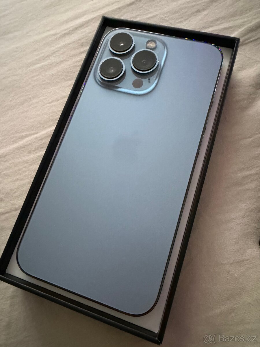 Apple iPhone 13 Pro - 1TB - Sierra Blue - 7