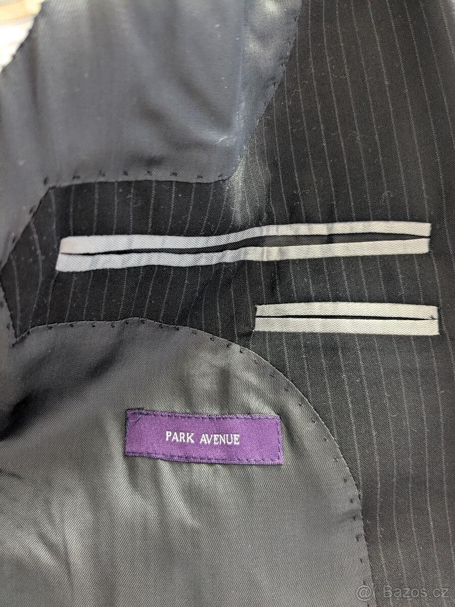 Černý proužkovaný pánský oblek - velikost S/M - 7