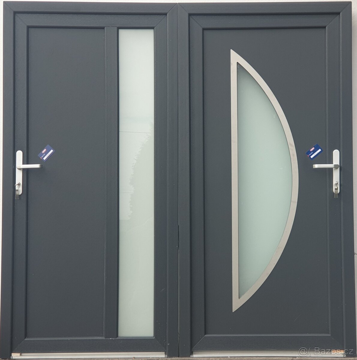 Dveře vchodové ořech. zlatý dub, antracit, mahagon, bílé . - 7