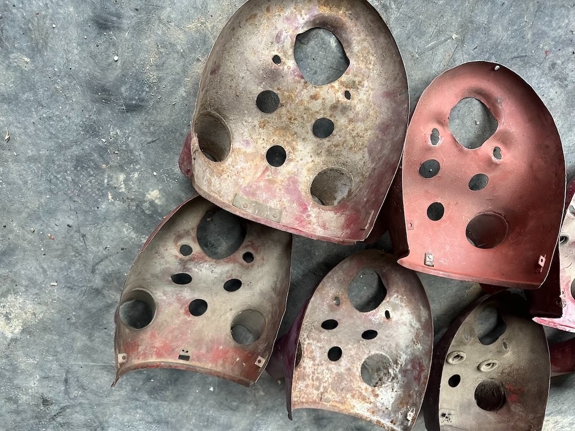 Predám spodní maska JAWA ČZ 125 175, plechová na šróbiky - 7