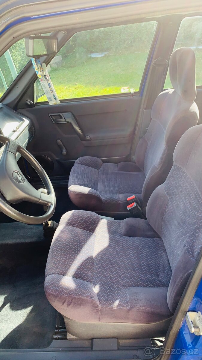 Škoda Favorit GLX. 1. majitel, najeto 33 000km , plná výbava - 7