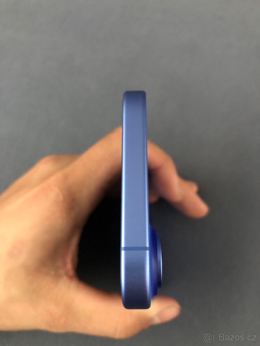 Apple iPhone 16 modrý - 7