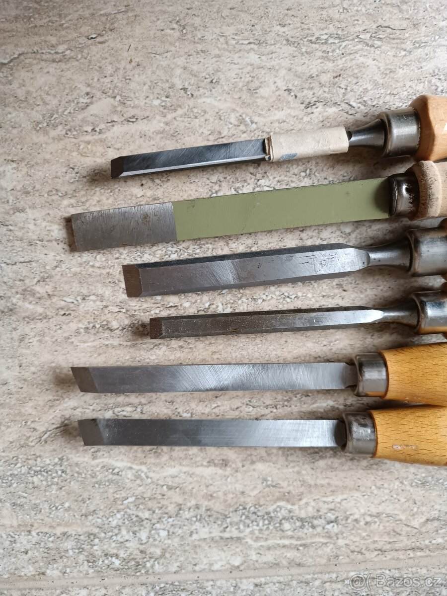 Nová sada dlátek a šroubováků ve dřevě - 7