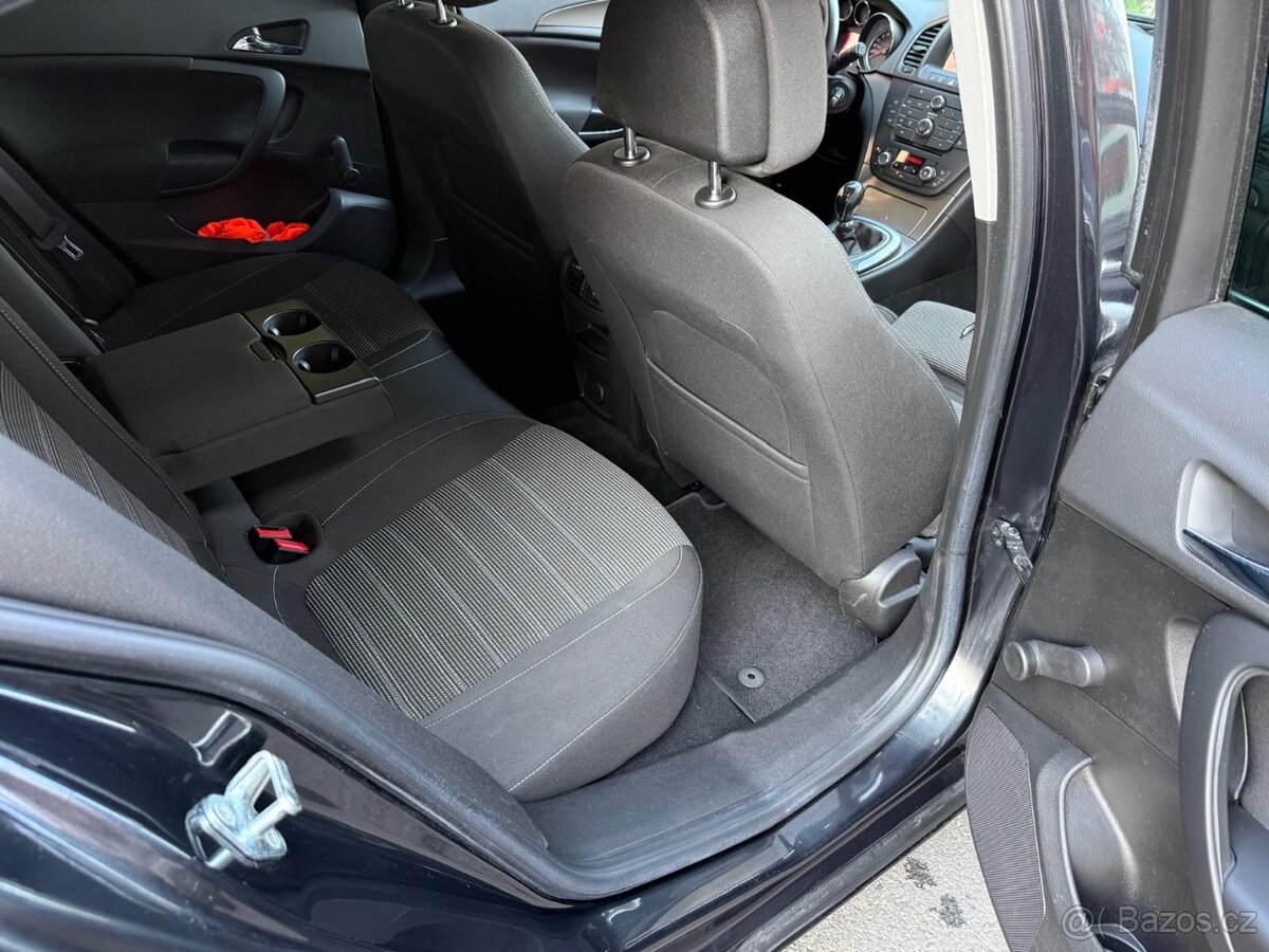 Opel Insignia 1,6i turbo - 7