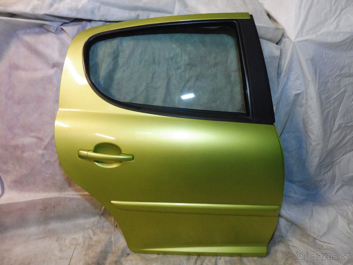 Prodám všechny dveře na PEUGEOT 207 , rv: 2007 - 7