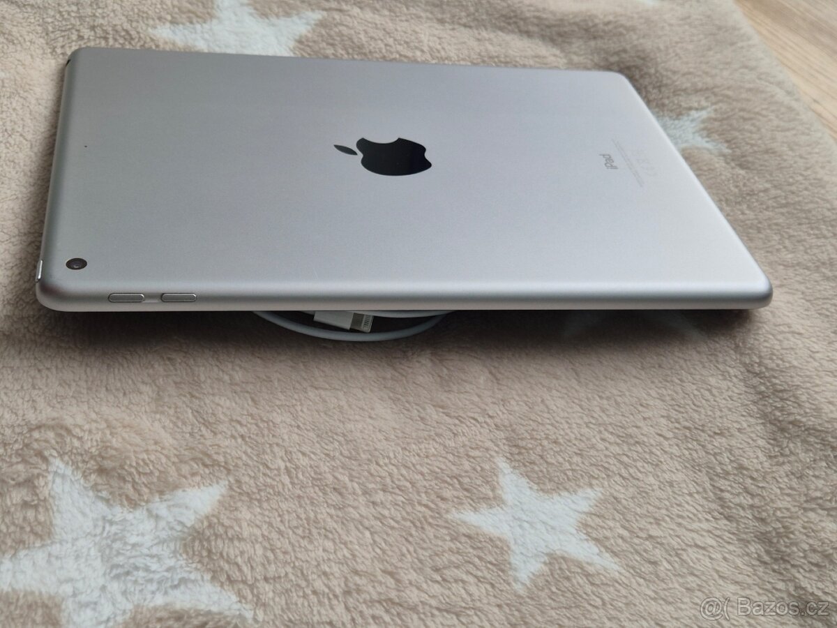 Apple iPad 6. generace 32gb - 7