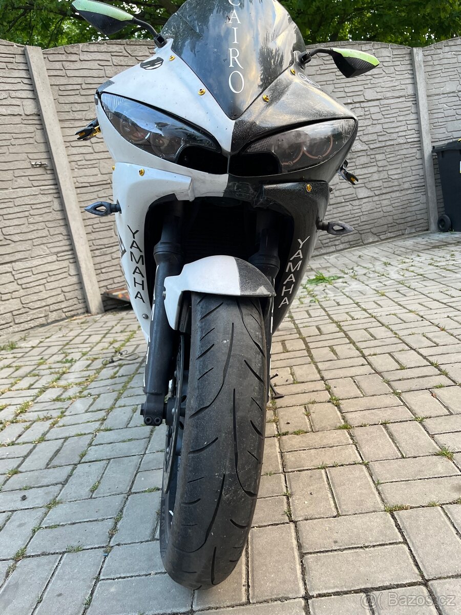Yamaha R6 - 7
