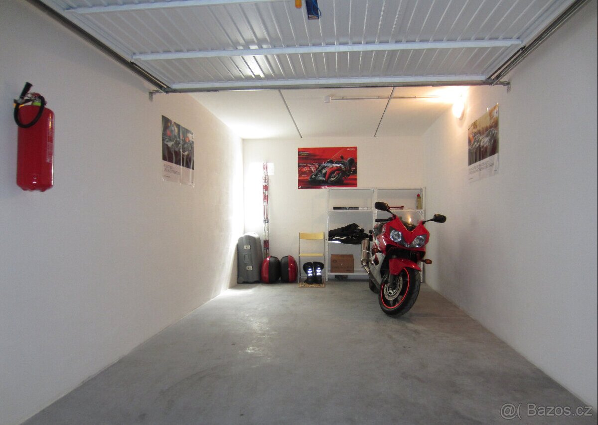 Pronájem garáže 17 m² pro stání motocyklu - 7