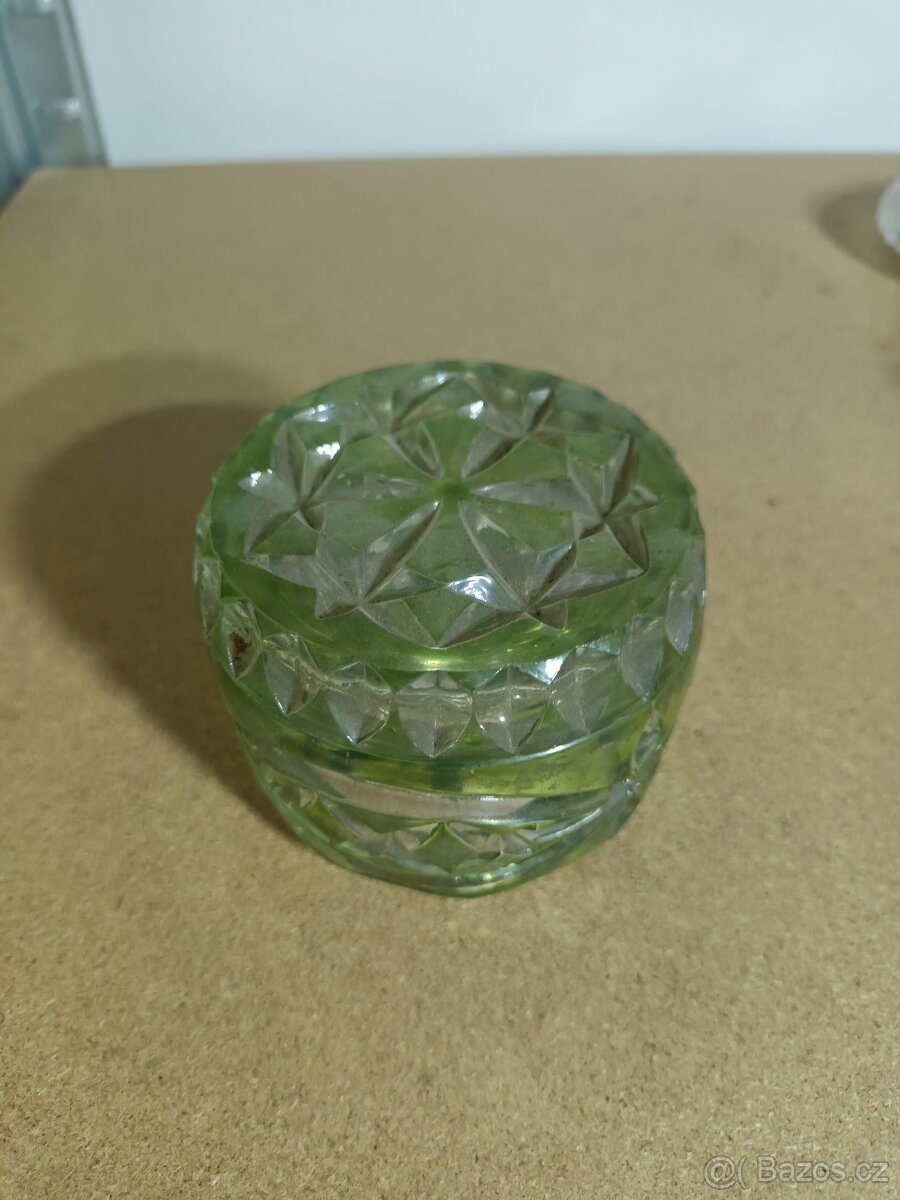 Sada parfémových flakonů, zelené sklo - 7