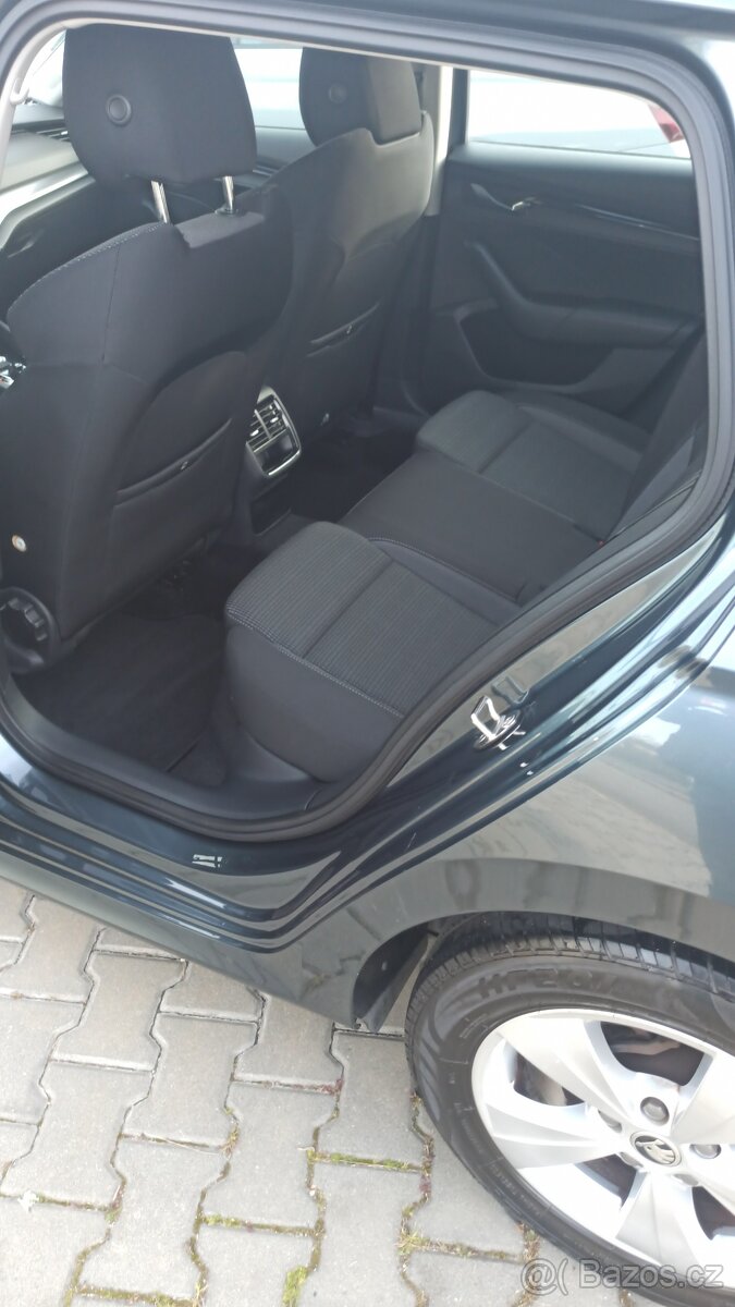 ŠKODA OCTAVIA 4 COMBI - 7