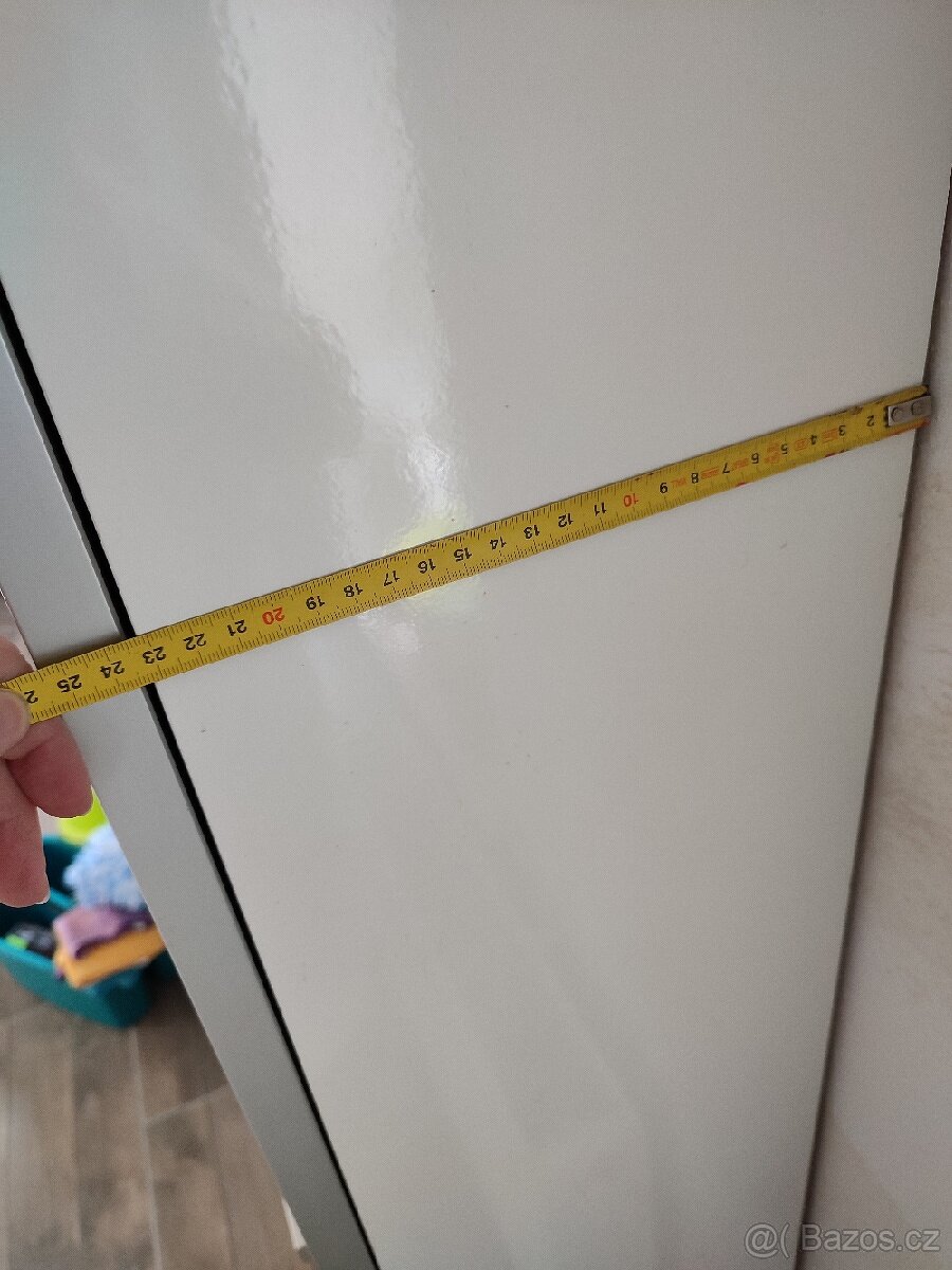 Koupelnová skříňka - 7