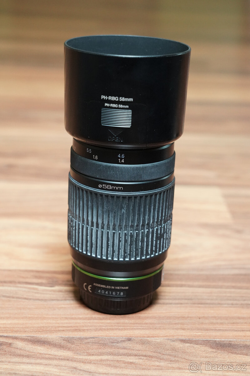 Prodám objektivy a blesk pro Pentax - 7