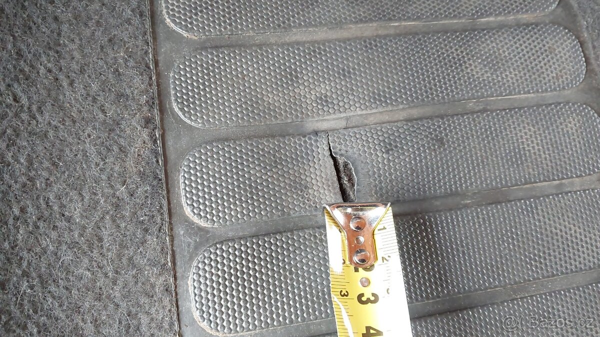 Nissan Navara D40 : Koberce přední - 7