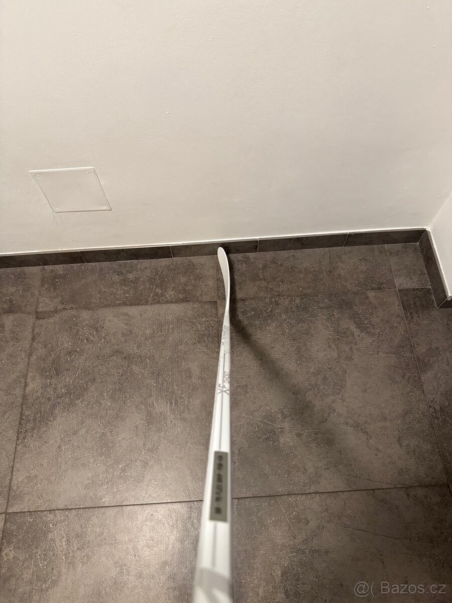 CCM hokejka XF Ghost bíla - 7