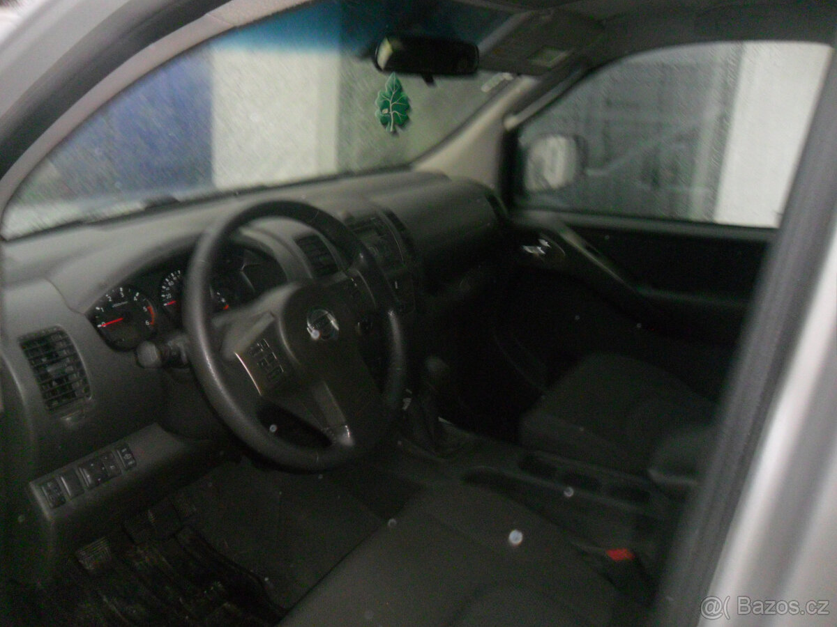 Prodam poskozenou Navaru D40. - 7