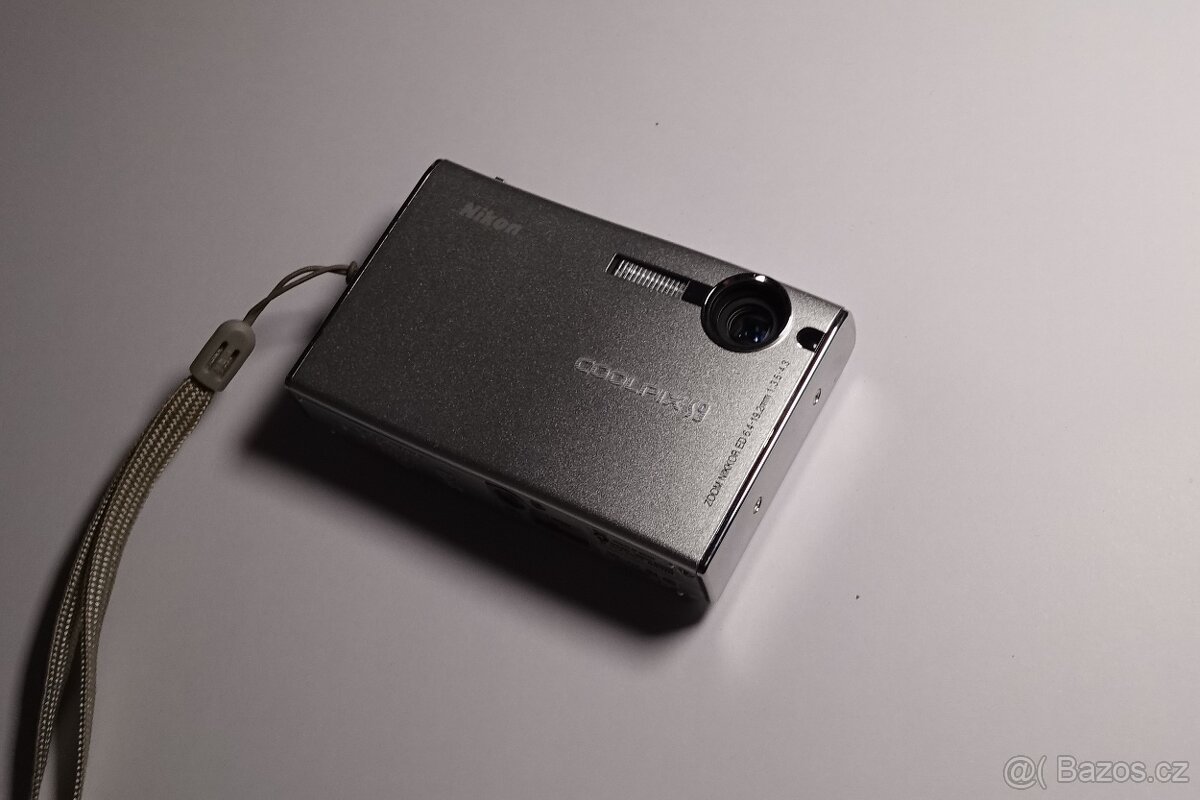 Nikon Coolpix S9 - 7