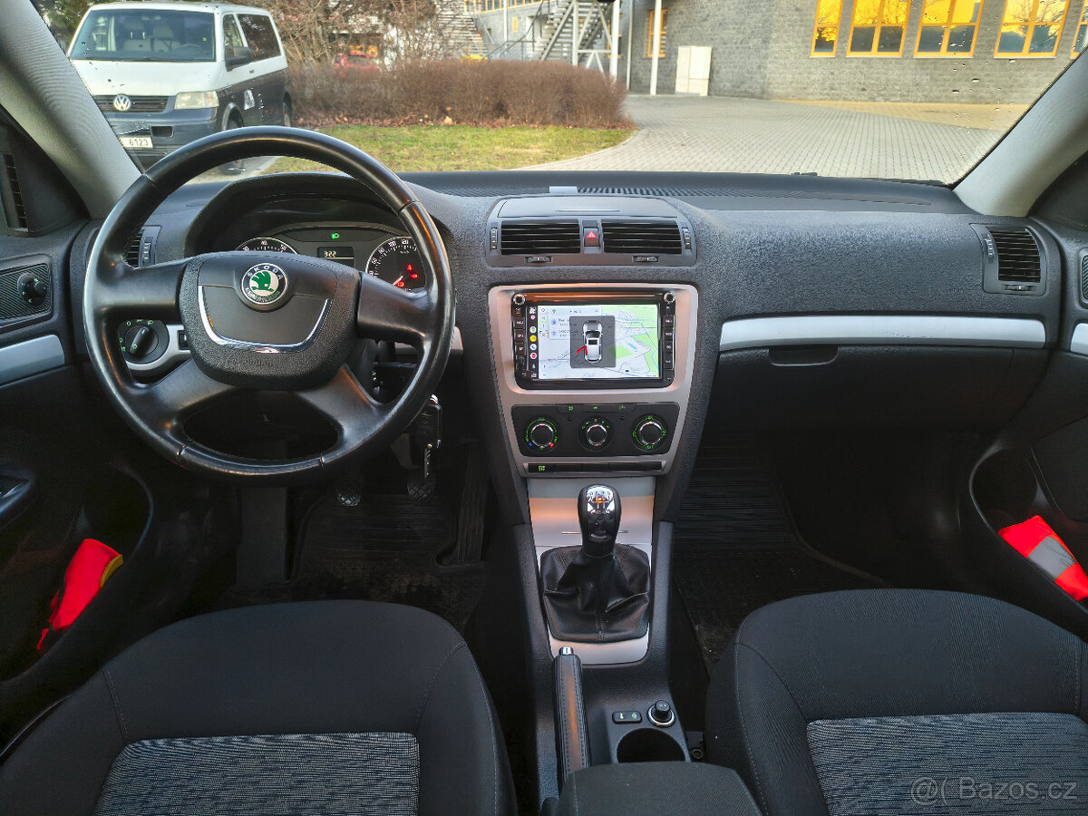 Škoda Octavia II Facelift, 1.6 MPI, nájezd 184 000 KM - 7
