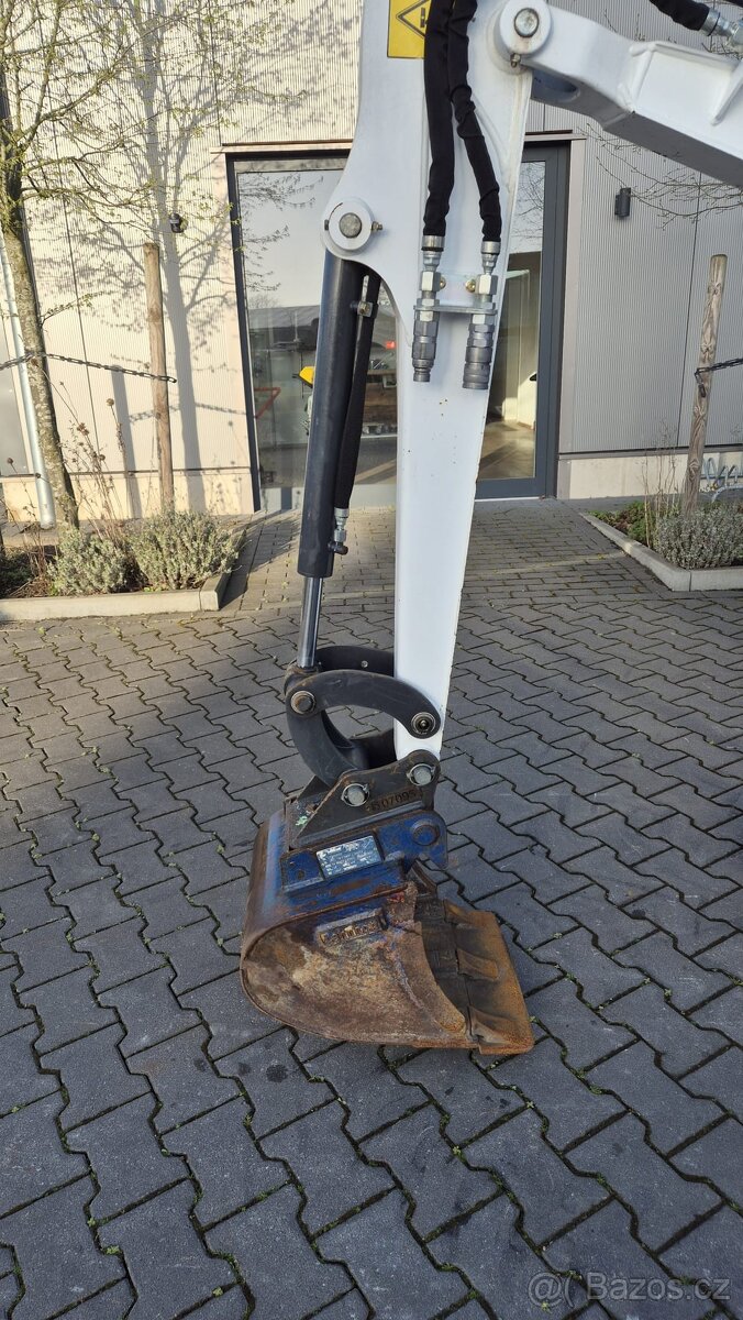 Prodám Bob Cat E17 - 7