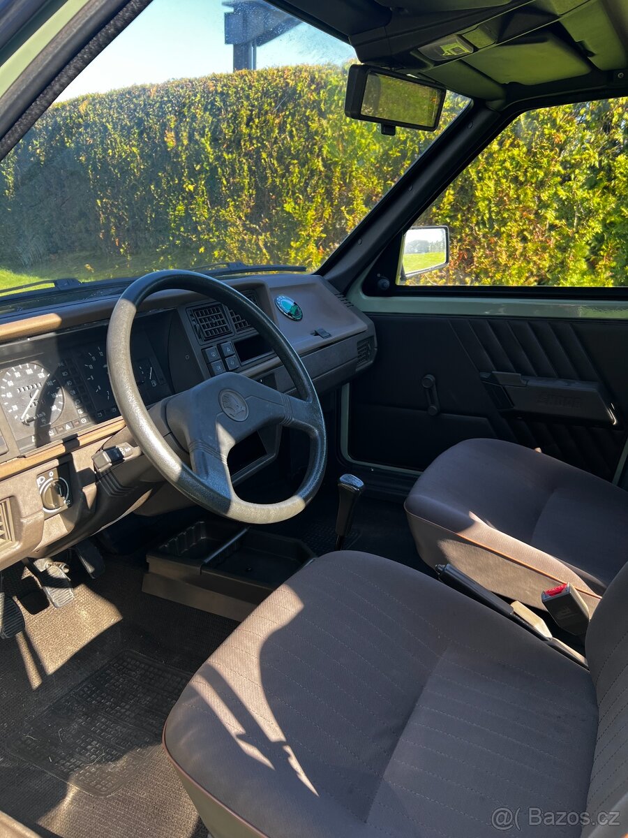 Škoda Favorit r.v. 1990, najeto 33 000 km - 7
