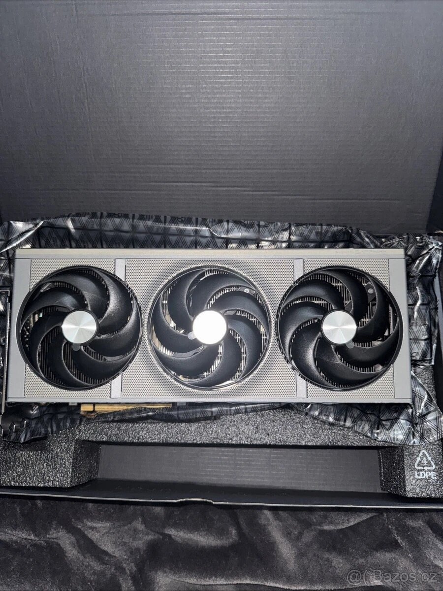 Sapphire NITRO+ Radeon RX 9070 XT 16GB - 7